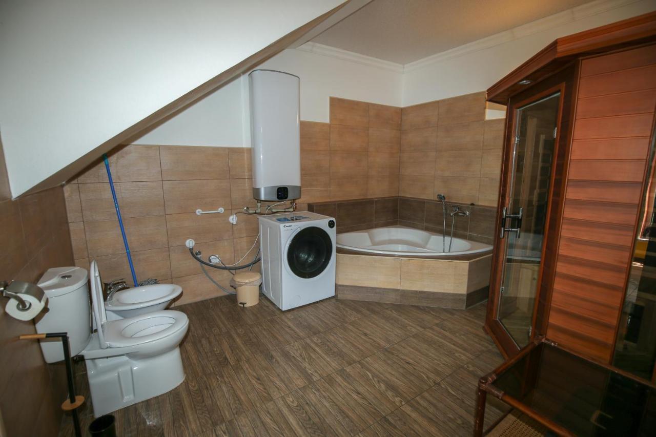 Villa Ametyst Štúrovo Buitenkant foto