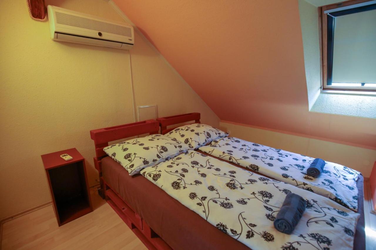 Villa Ametyst Štúrovo Buitenkant foto